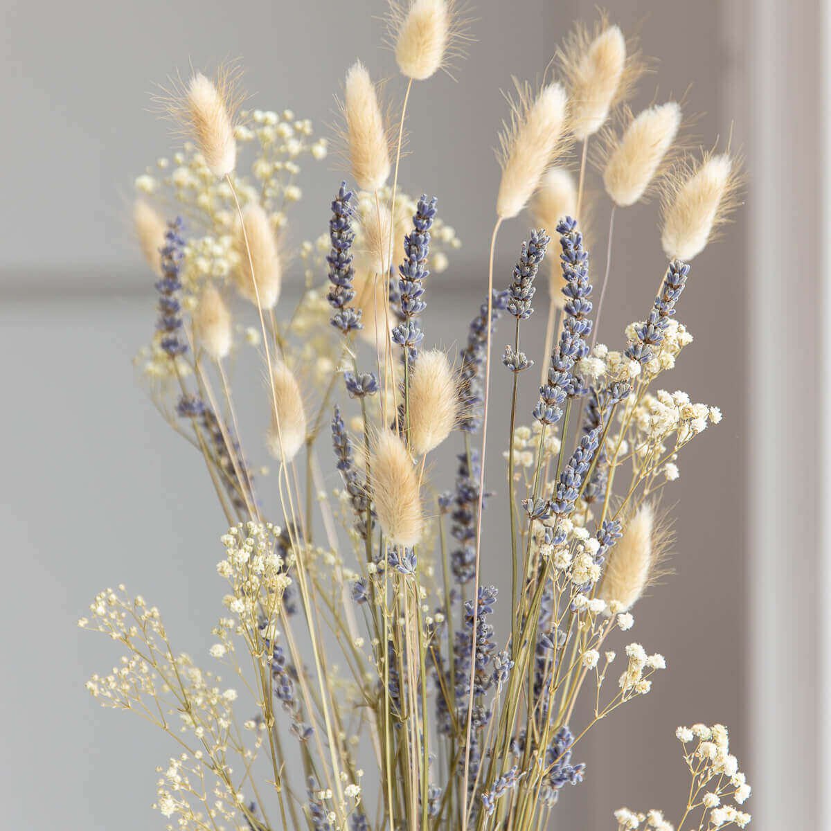 Lavendel Dreams: Trockenblumenstrauss in beige-lila