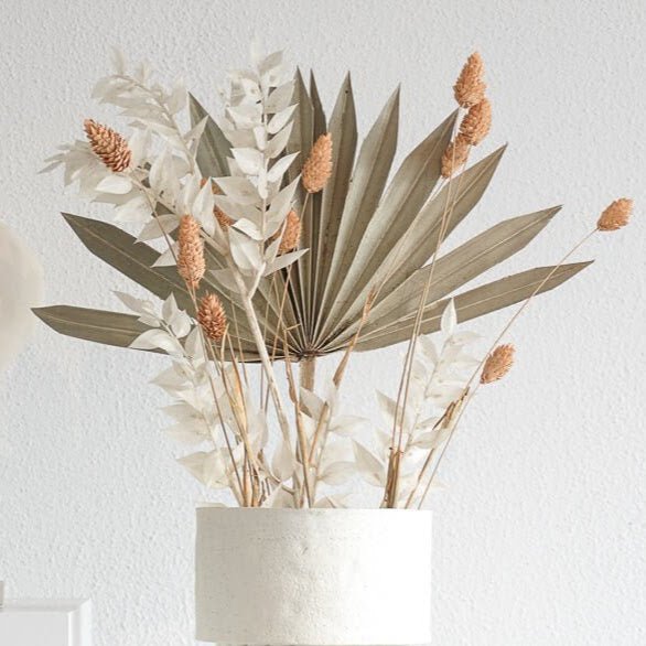 Palmy Spears: Trockenblumenarrangement mit Highlight