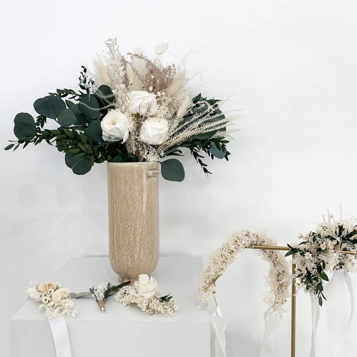 Verwobene Ewigkeit: Der Trockenblumen-Blumenstrauss der Unsterblichkeit in Rose