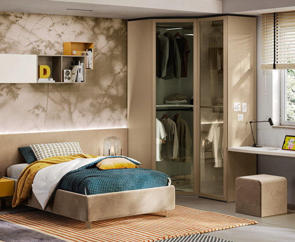 Jugendzimmer mit begehbarem Kleiderschrank & Glastür