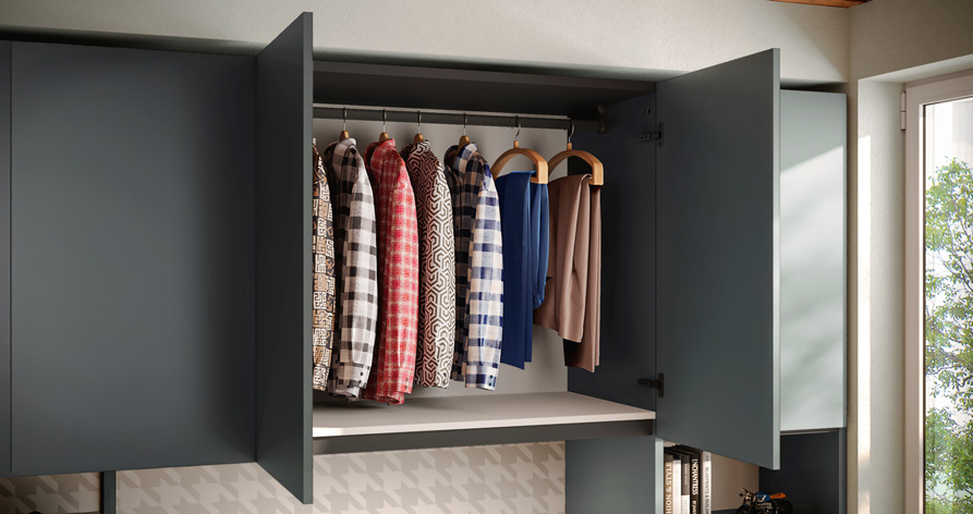 Jugendzimmer mit Brückenschrank mit Bett & Arbeitsplatz
