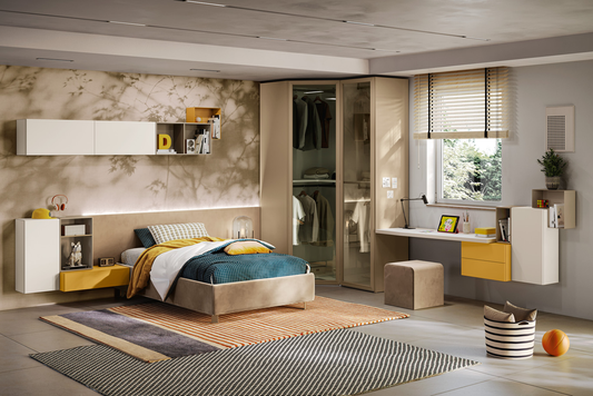 Jugendzimmer mit begehbarem Kleiderschrank & Glastür