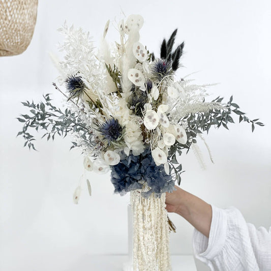 Wasserfall Blumenstrauss Trockenblumen Pampasgras weiss blau