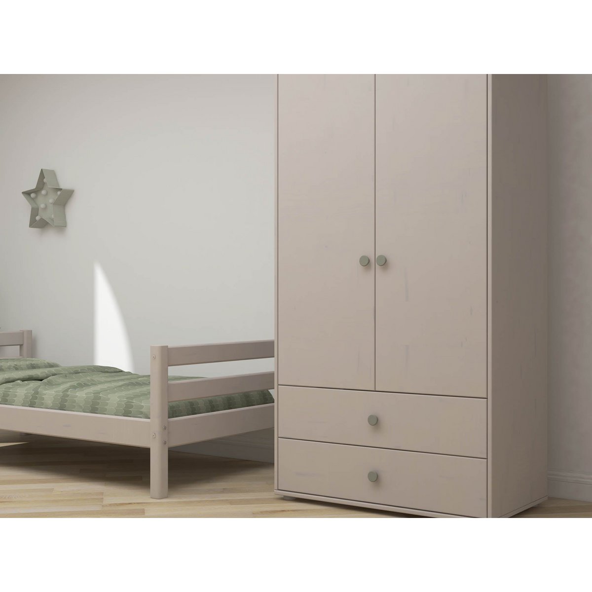 Kleiderschrank